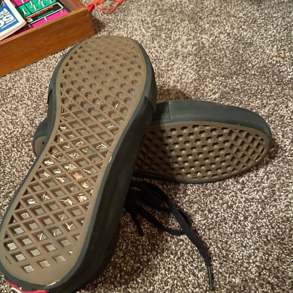 VANS black skater mid high - LEATHER 6.5 mens - Picture 4 of 4